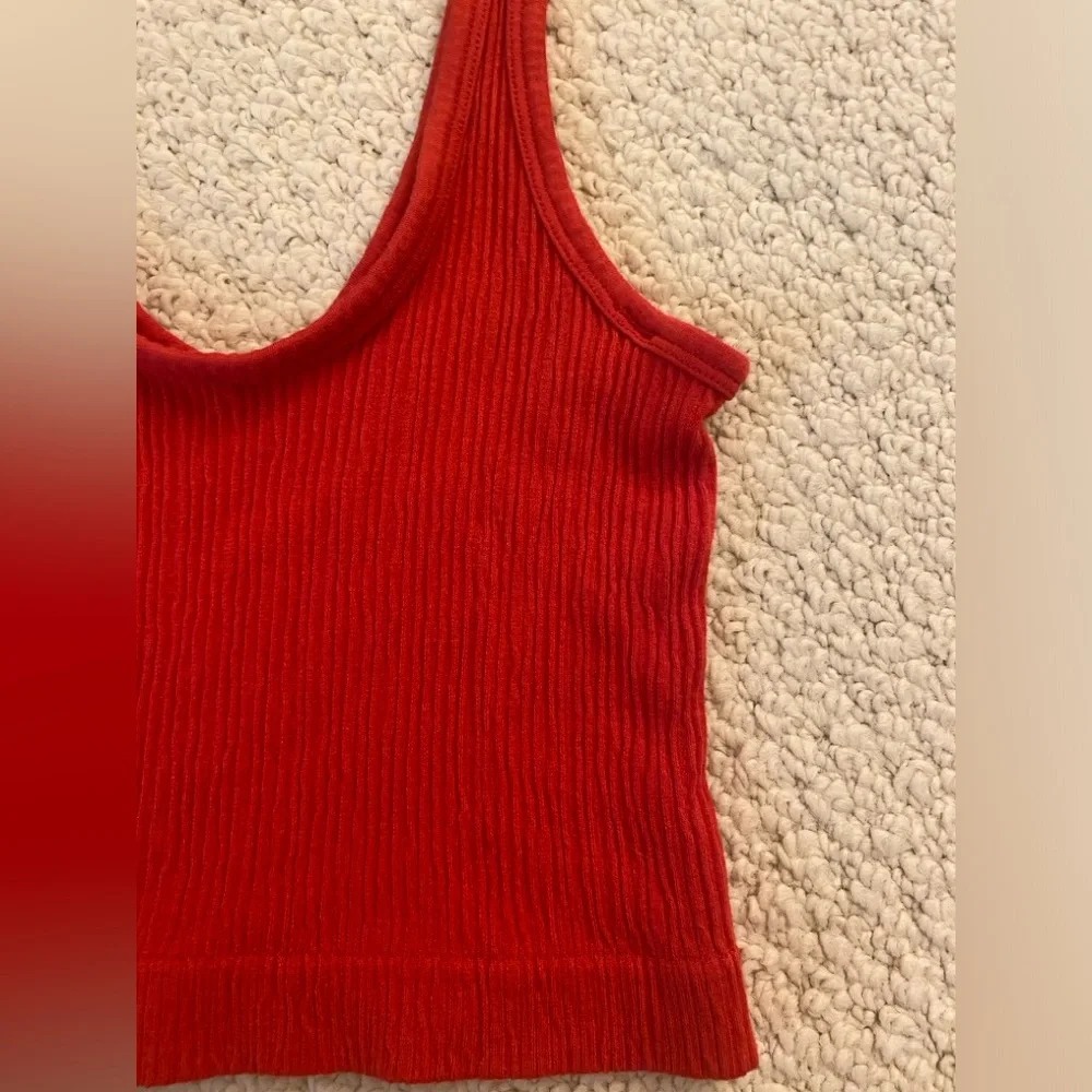 Red Top - Picture 5 of 5